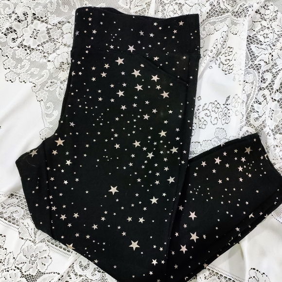 Torrid Pixie Pants - Picture 2 of 10